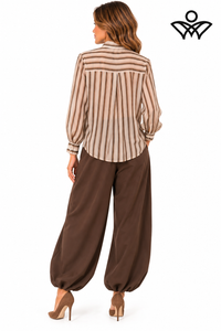 Camisa de gasa marrón y beige de mujer con rayas y lazo