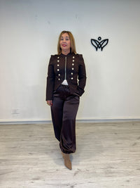 Chaqueta militar domadora marrón chocolate con botones dorados