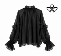 Camisa de gasa negra con volantes y manga larga