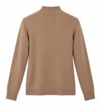 Jersey beige de mujer con cuello perkins de punto suave