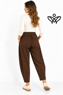Pantalón balloon marrón chocolate con cintura elástica y bolsillos