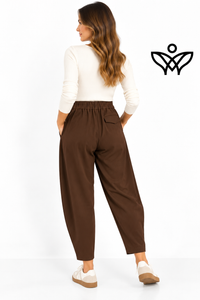 Pantalón balloon marrón chocolate con cintura elástica y bolsillos