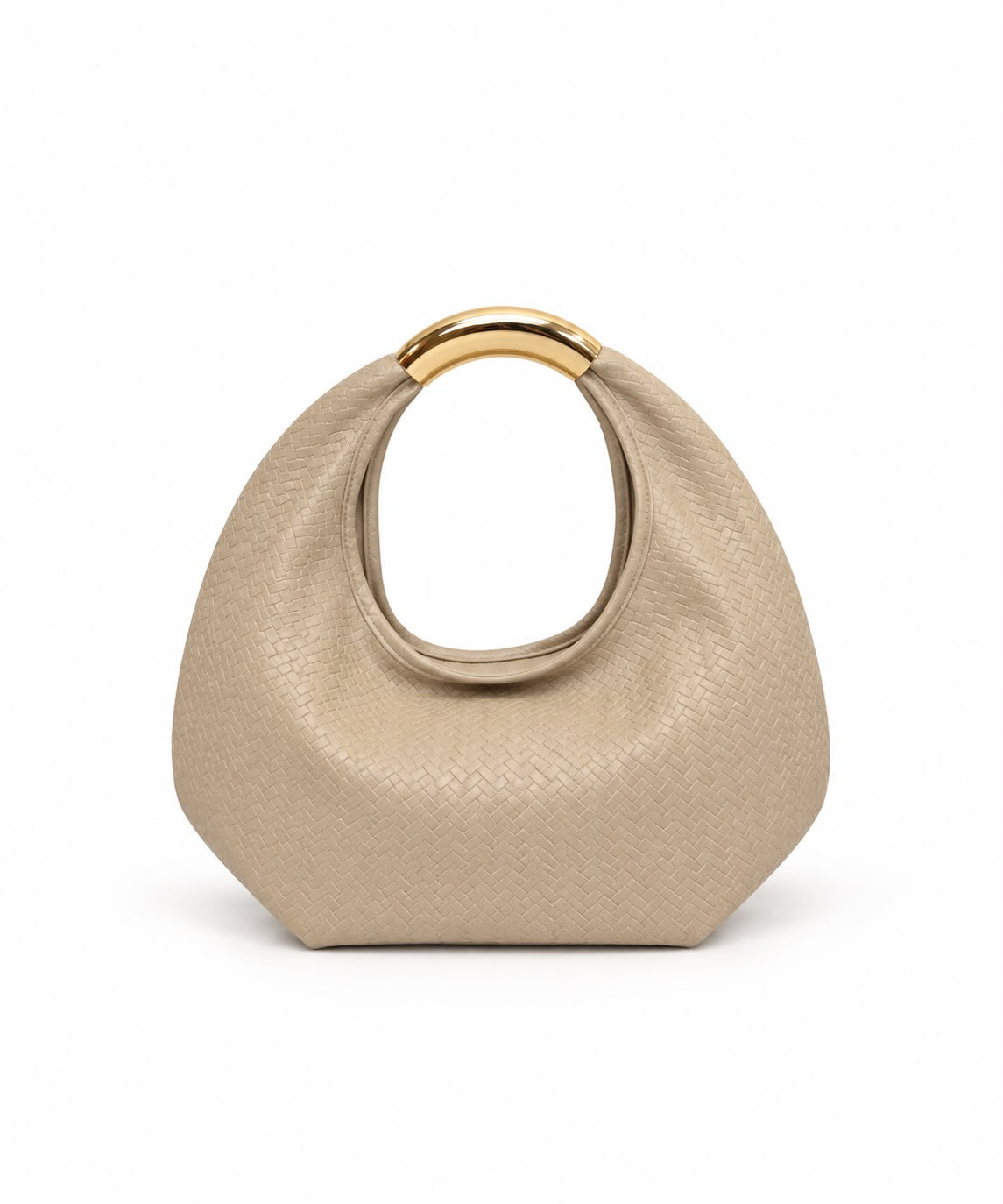 Bolso beige de polipiel trenzada con asa de aro dorado