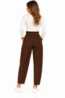 Pantalón pitillo marrón chocolate de mujer con cintura elástica y cinturón de lazo