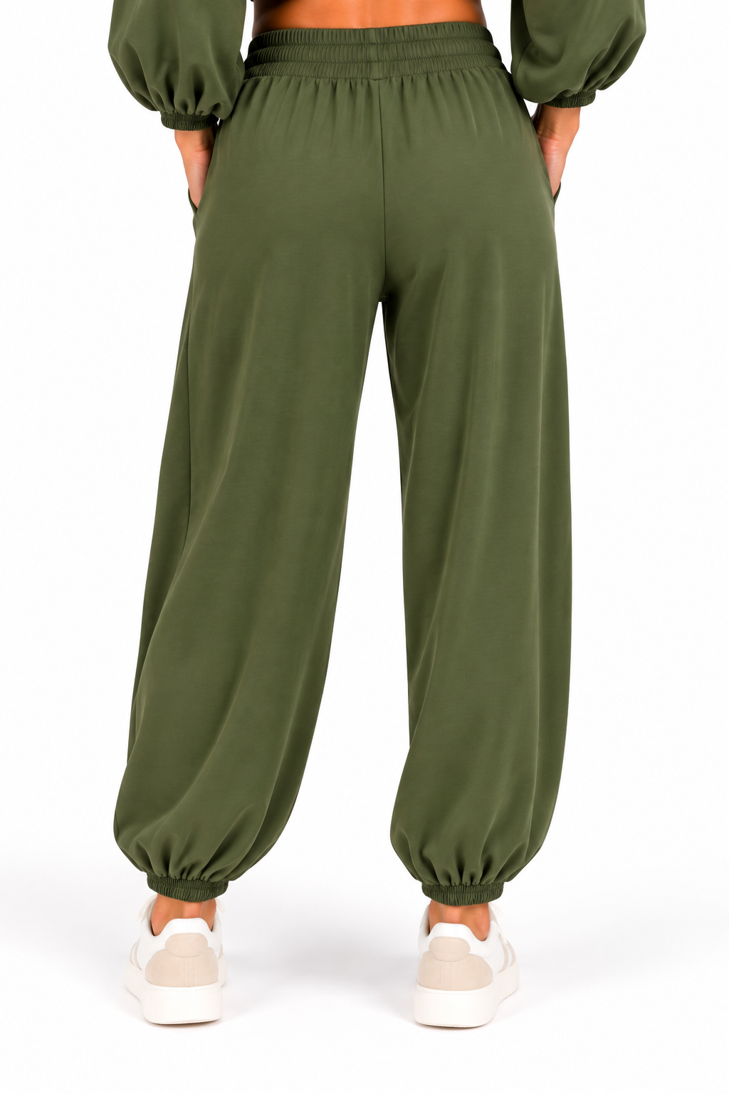 Conjunto de mujer verde militar de algodón con sudadera de volante y pantalón jogger