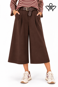 Bermuda pantalón ancho marrón chocolate de paño con cinturón
