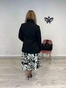 Americana blazer solapa larga forrada con hombreras negra