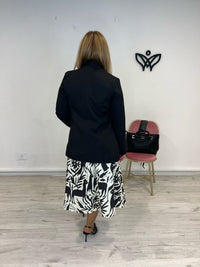 Americana blazer solapa larga forrada con hombreras negra