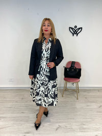 Americana blazer solapa larga forrada con hombreras negra