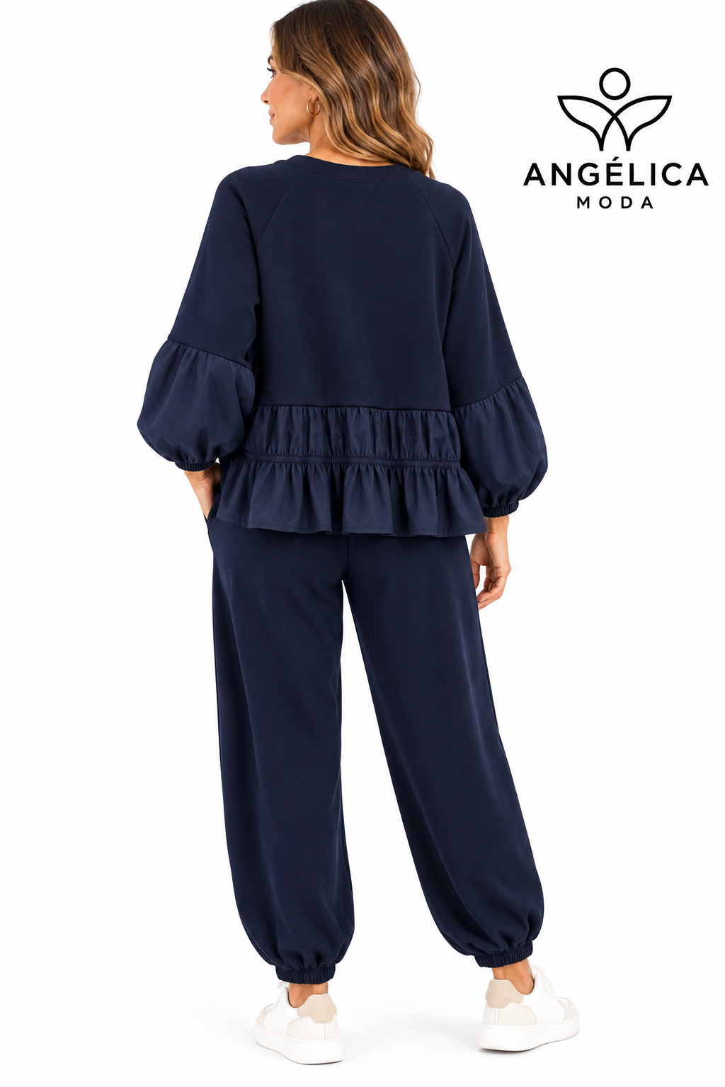 Conjunto de mujer azul marino de algodón con sudadera de volante y pantalón jogger