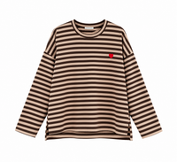 Sudadera de mujer a rayas beige y marrón chocolate con corazón rojo