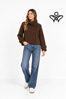 Chaqueta corta de paño marrón chocolate con cuello mao y botones