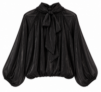 Blusa satinada negra de mujer con cuello perkins y manga abullonada