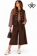 Bermuda pantalón ancho marrón chocolate de paño con cinturón