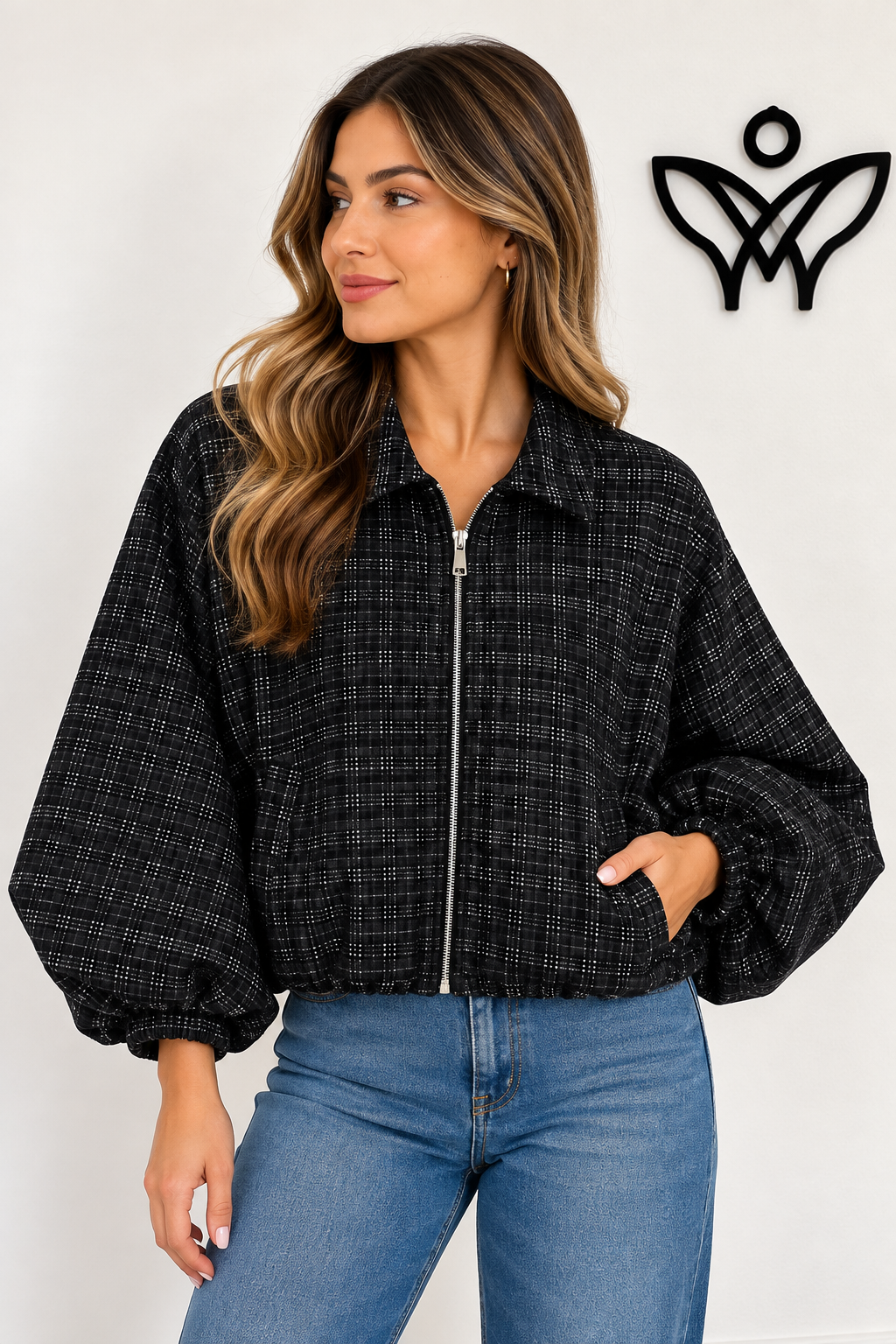 Bomber de cuadros en blanco y negro con cremallera