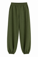 Conjunto de mujer verde militar de algodón con sudadera de volante y pantalón jogger