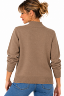 Jersey beige de mujer con cuello perkins de punto suave