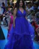Vestido largo azulón con tul y brillo