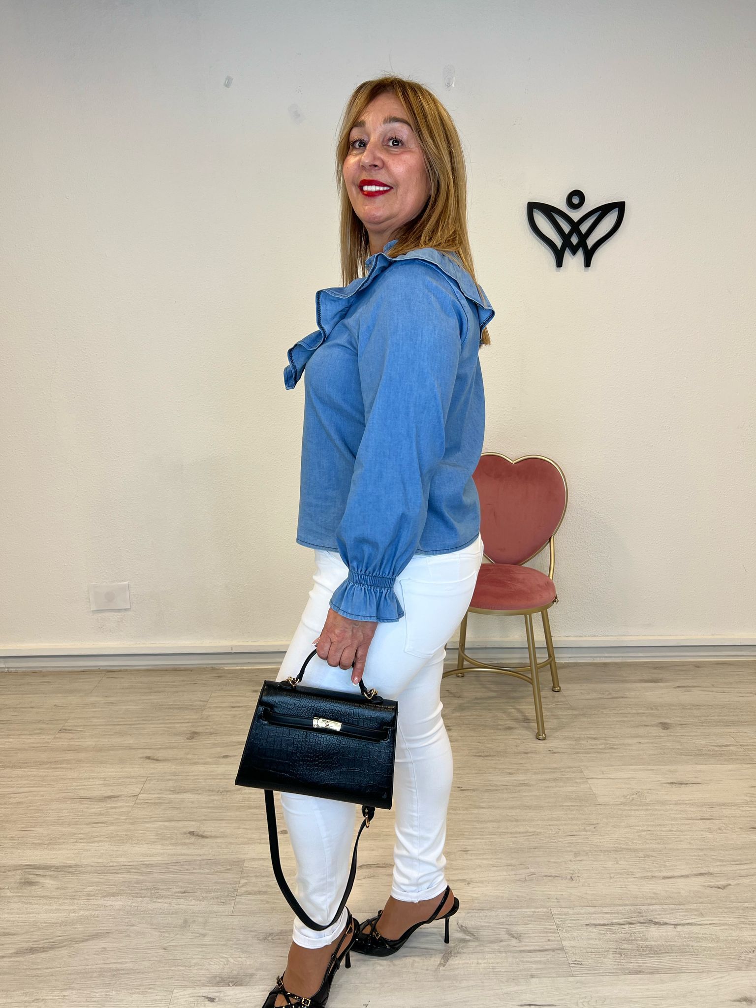 Bolso cuadrado cierre dorado imita a un bolso Hermes en negro