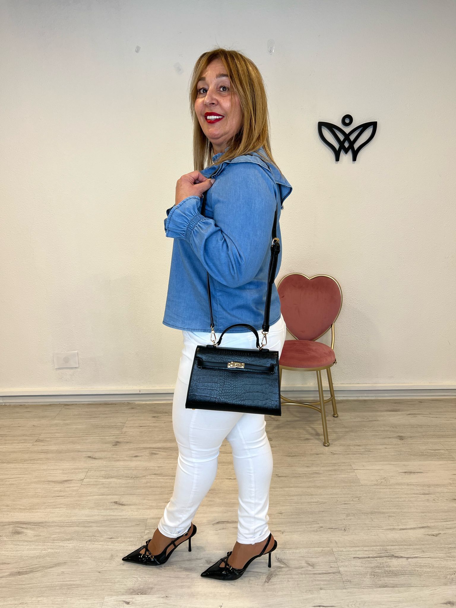 Bolso cuadrado cierre dorado imita a un bolso Hermes en negro