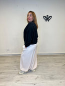 Sudadera Negra de Algodón con Estampado de Perro y Detalles Dorados
