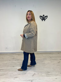 Trench gabardina beige de mujer con forro de cuadros vichy