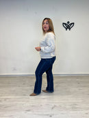 Sudadera de mujer beige con cuello redondo y detalle de tachuelas