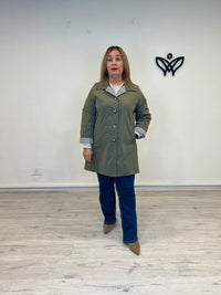 Trench parka de mujer verde militar con forro de cuadros vichy