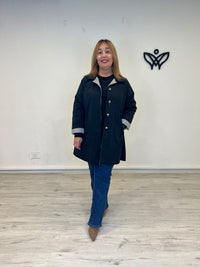 Trench gabardina negra de mujer con forro de cuadros vichy