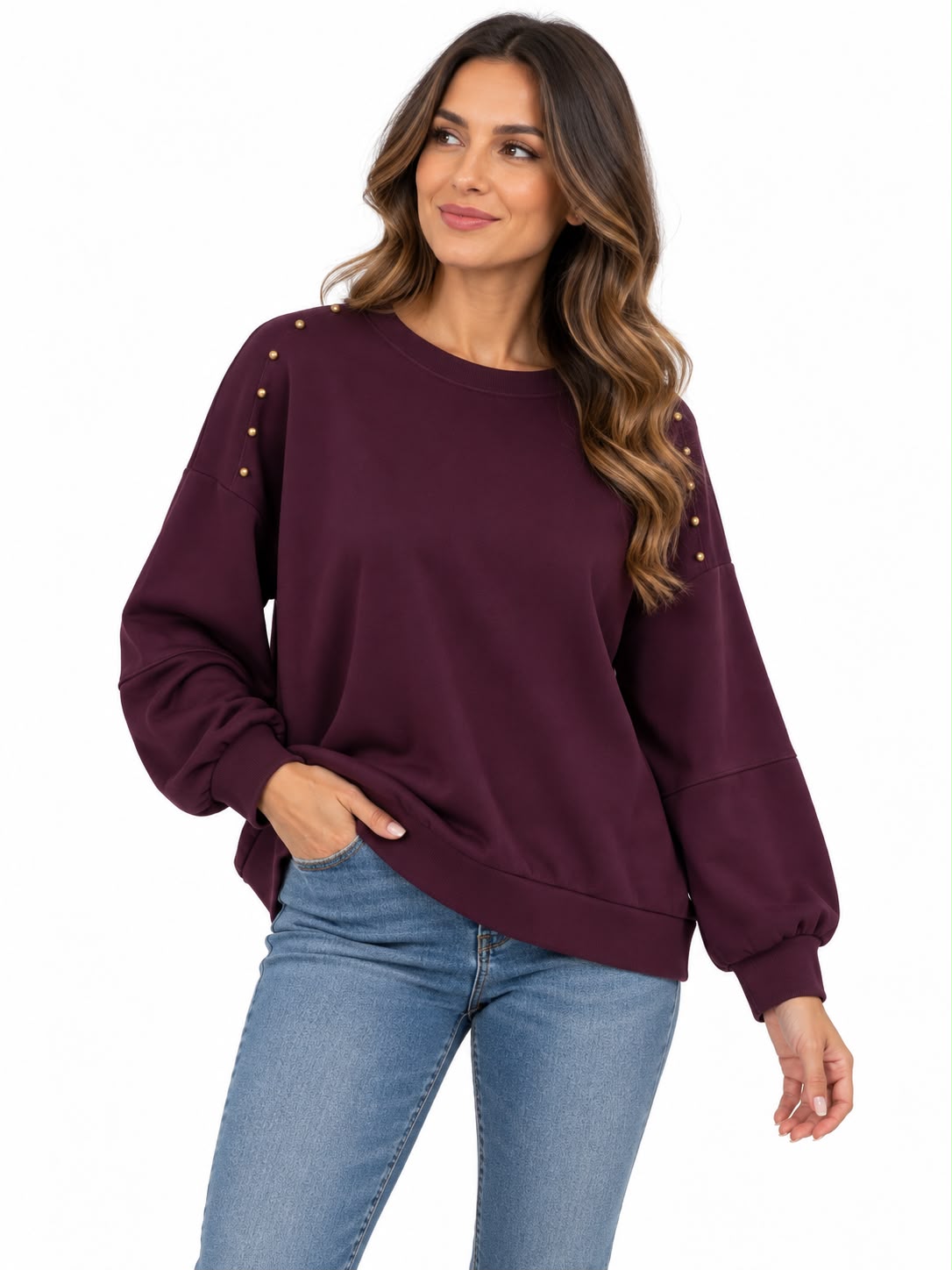 Sudadera de algodón berenjena con cuello redondo y tachuelas