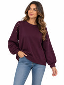 Sudadera de algodón berenjena con cuello redondo y tachuelas