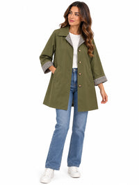 Trench parka de mujer verde militar con forro de cuadros vichy