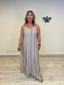 Vestido largo étnico beige de espalda nadadora