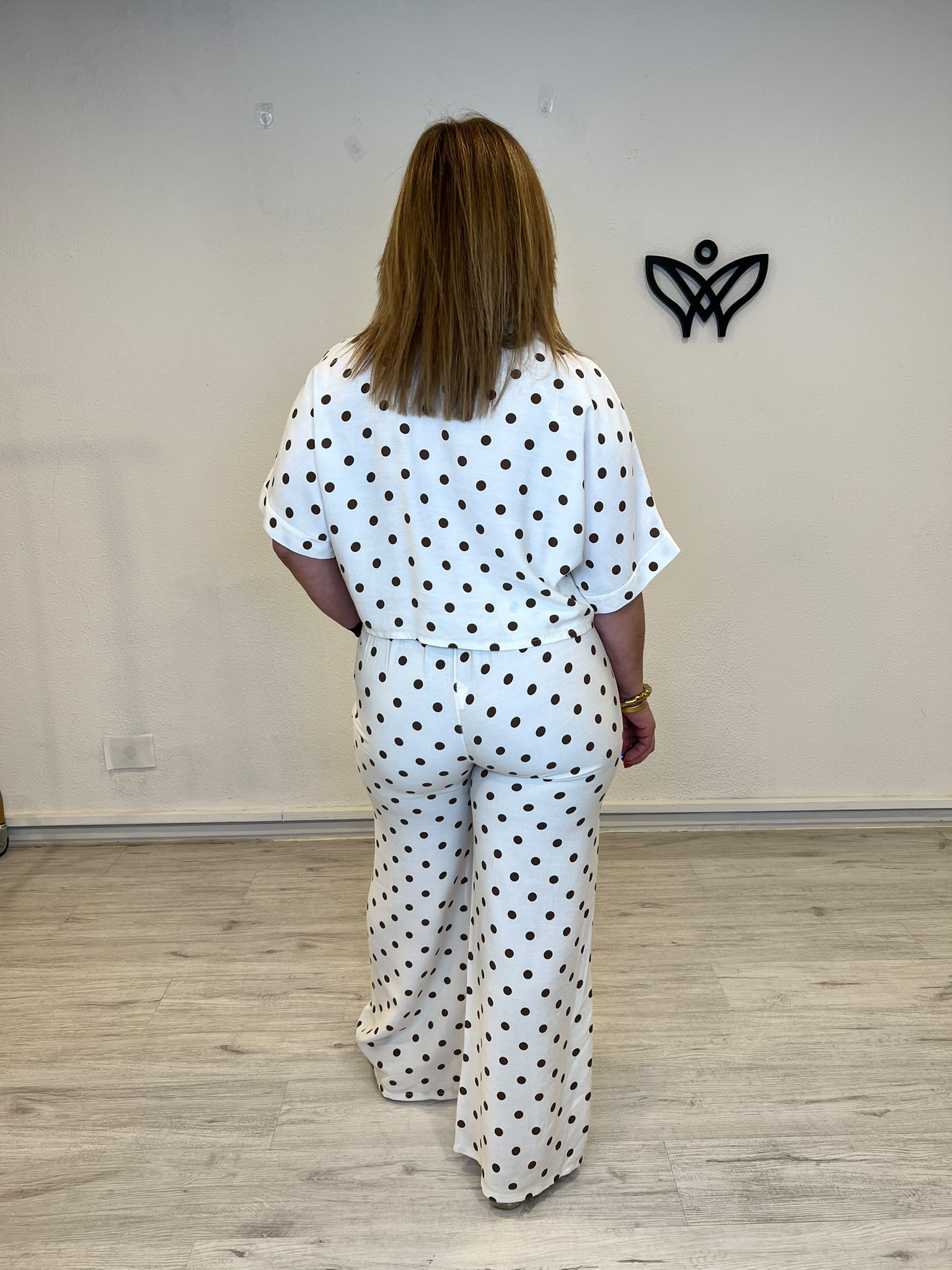 Conjunto de lunares beige y marrón chocolate efecto lino