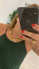 Collar dorado de eslabones