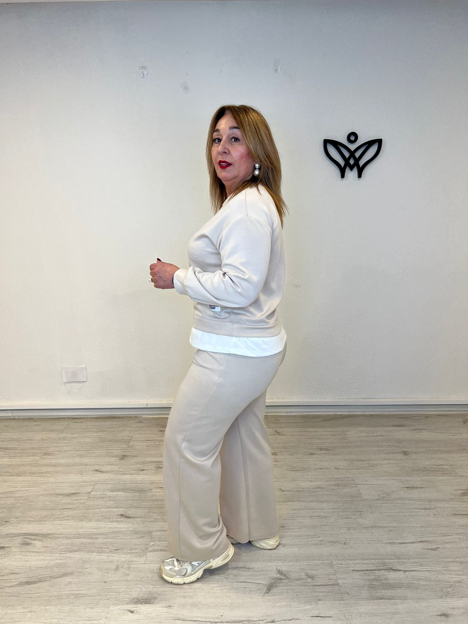Conjunto algodón pantalón y sudadera en beis