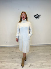 Vestido de punto con bolsillos largo midi cuello subido beis