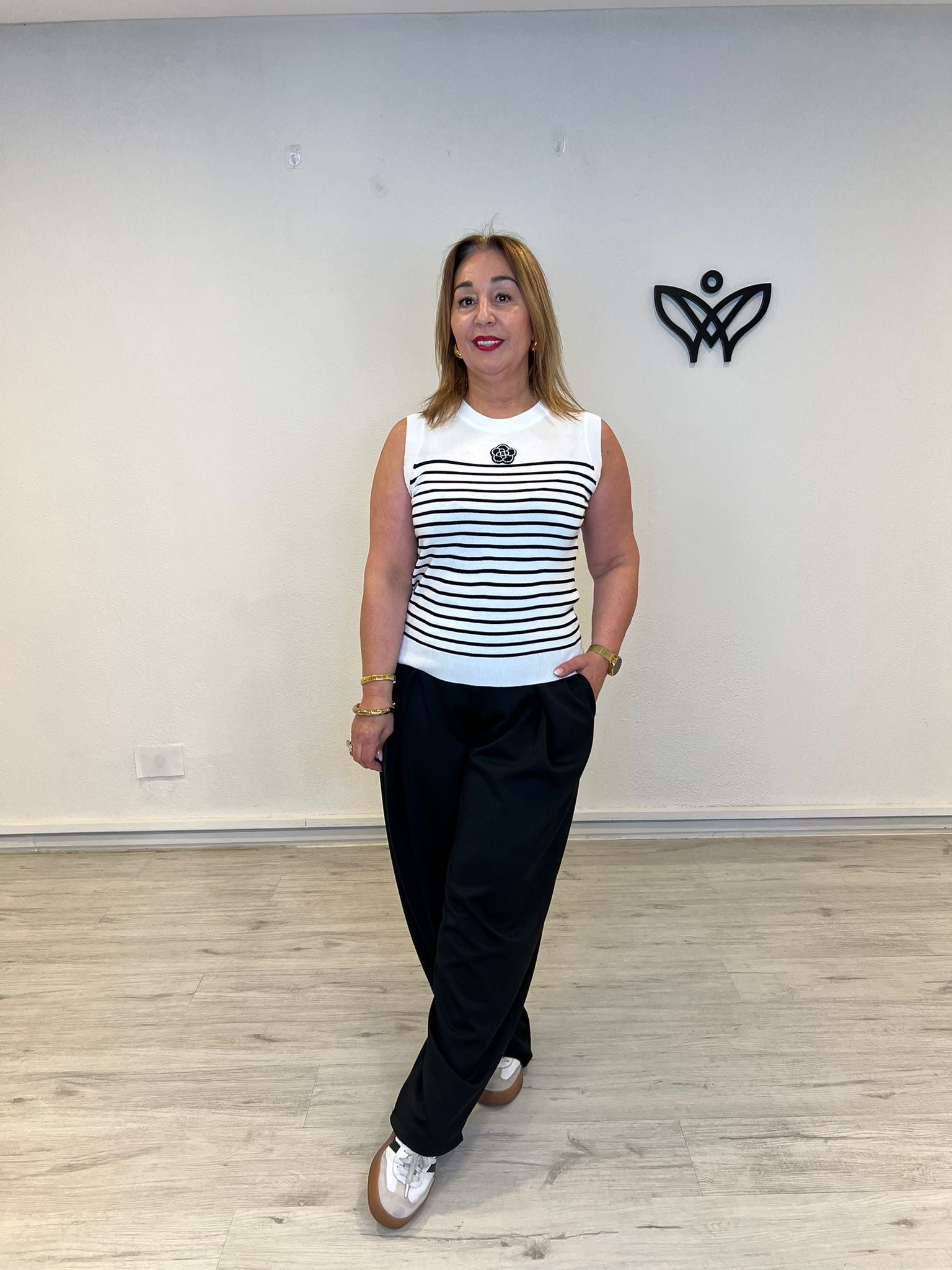 Top de punto fino de rayas blanco y negro