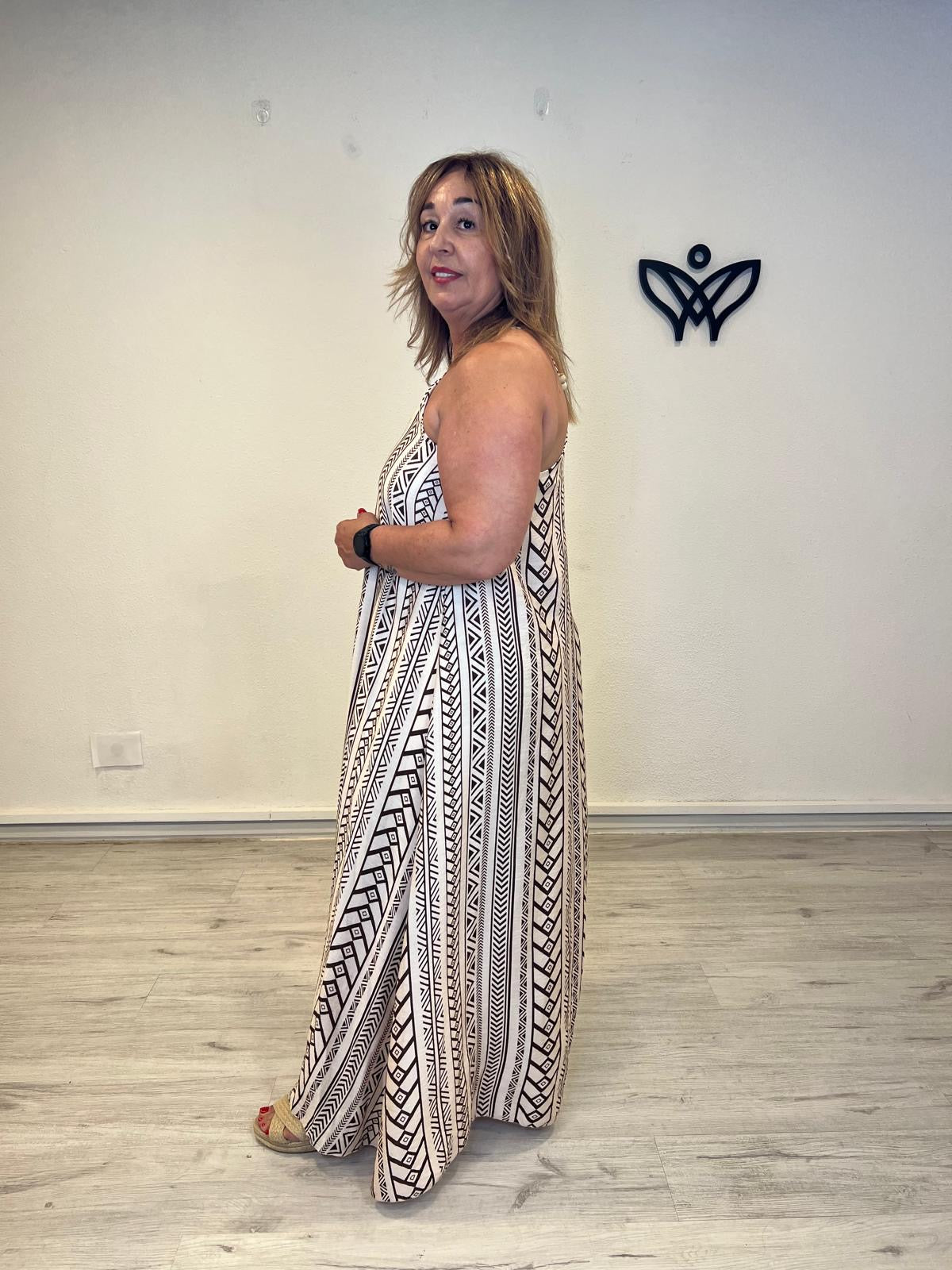 Vestido largo étnico beige de espalda nadadora