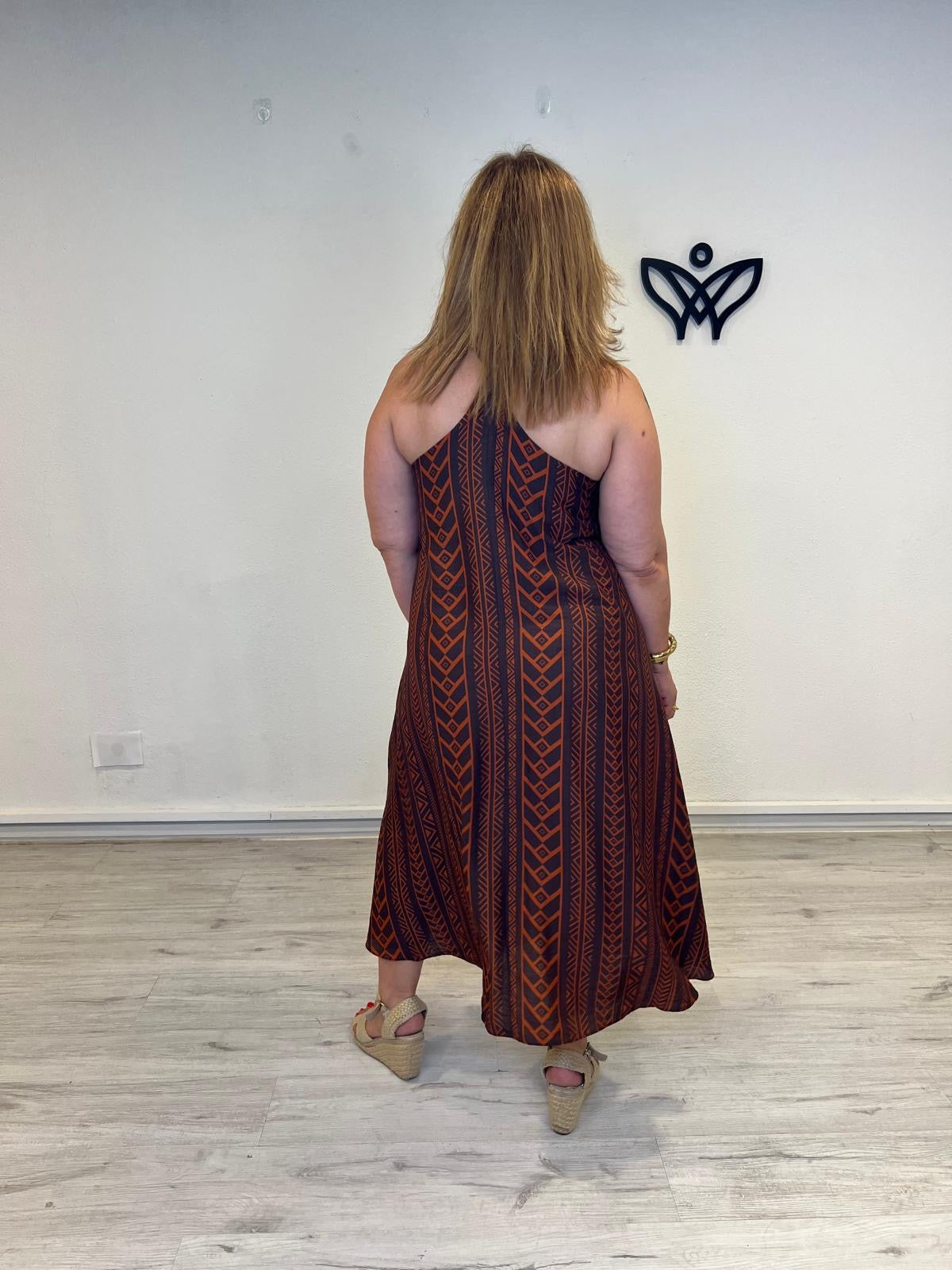 Vestido largo estampado étnico marrón y teja