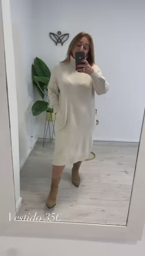 Vestido de punto con bolsillos largo midi cuello subido beis