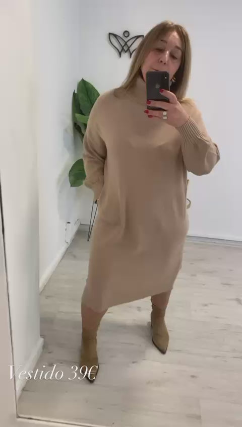 Vestido de punto cuello subido con bolsillos marron