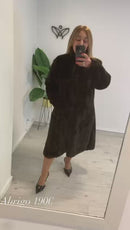 Abrigo largo pelo cuello Perkins imita al visón en marrón chocolate