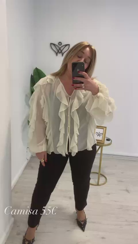 Camisa gasa escote en pico con volantes fluida en beis